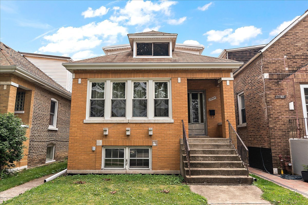 3745 W 59th Place, Chicago, IL 60629