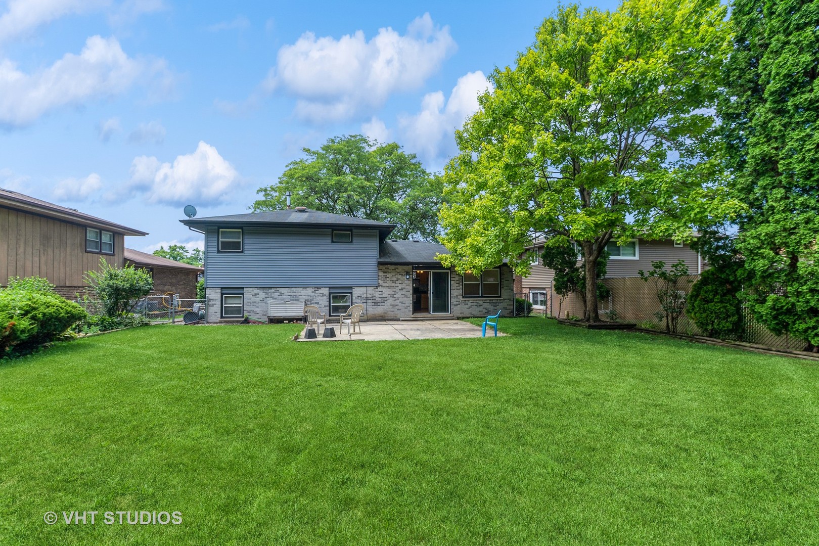 218 Poston Road, Willow Springs, IL 60480