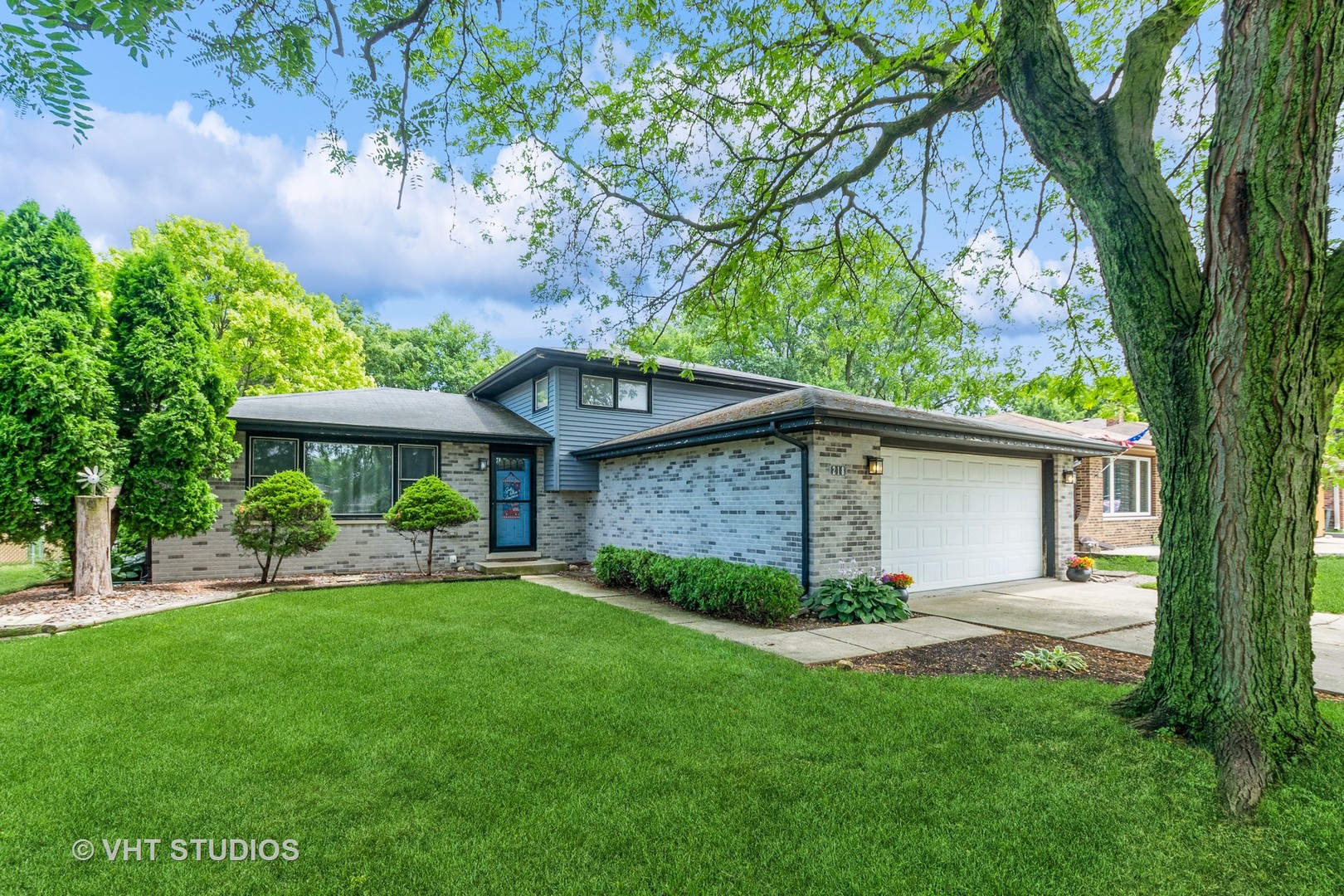 218 Poston Road, Willow Springs, IL 60480