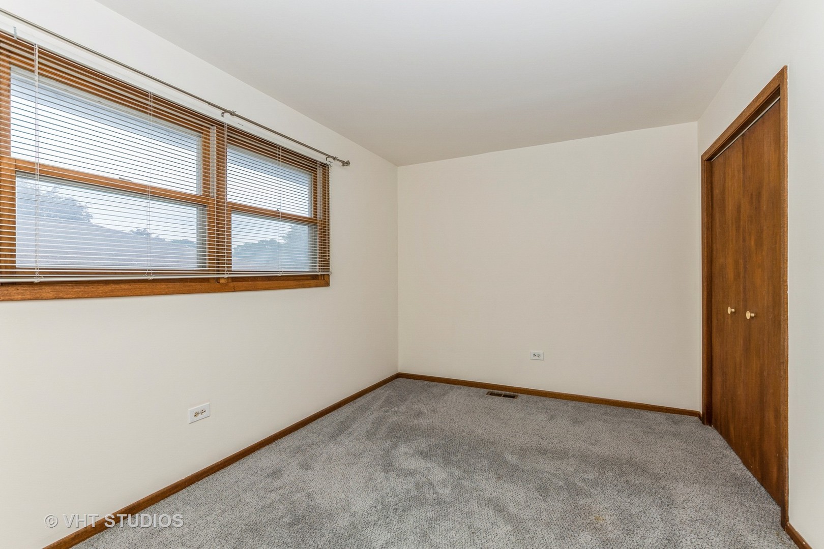 218 Poston Road, Willow Springs, IL 60480