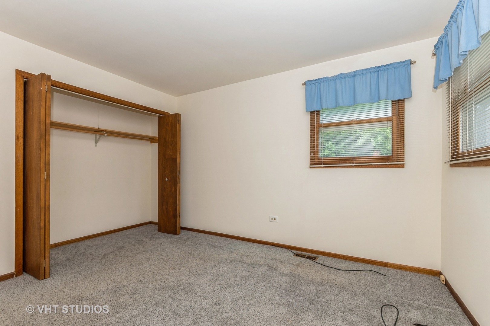 218 Poston Road, Willow Springs, IL 60480