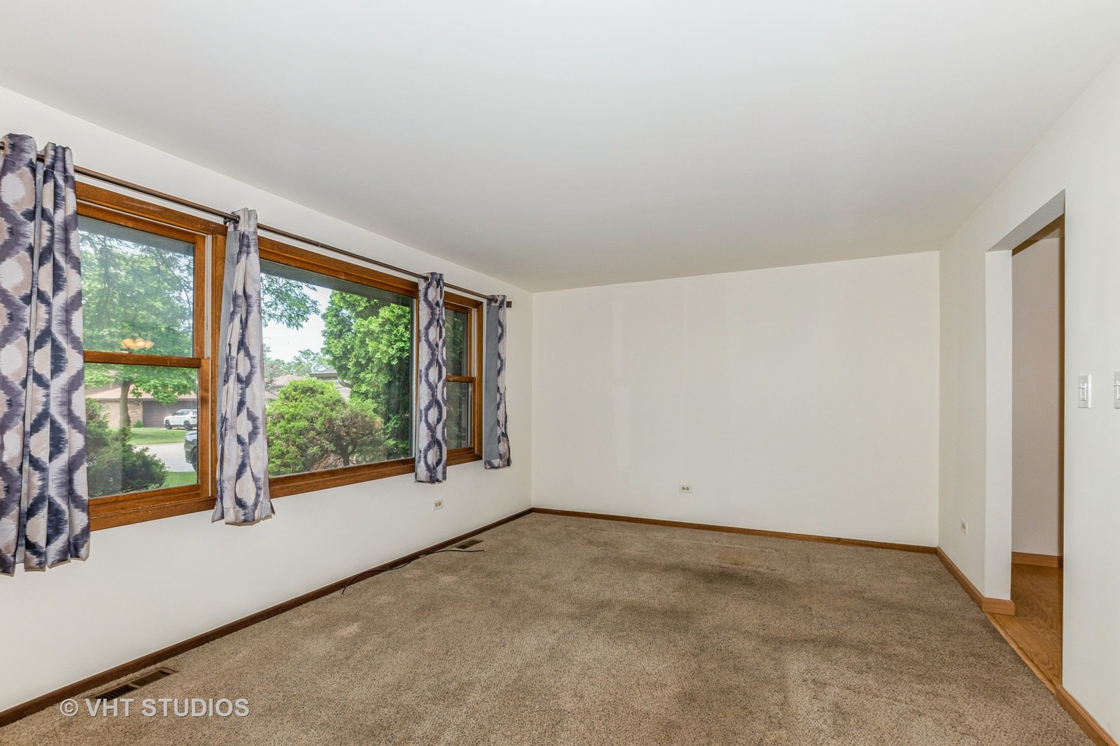 218 Poston Road, Willow Springs, IL 60480