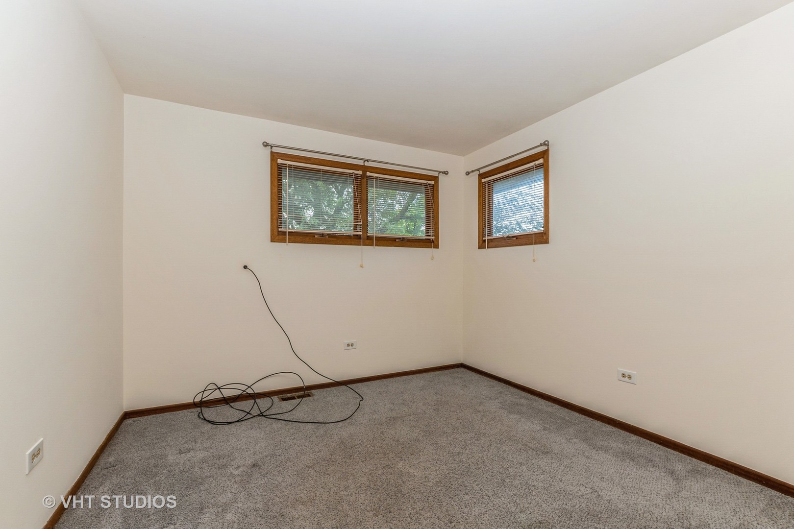 218 Poston Road, Willow Springs, IL 60480