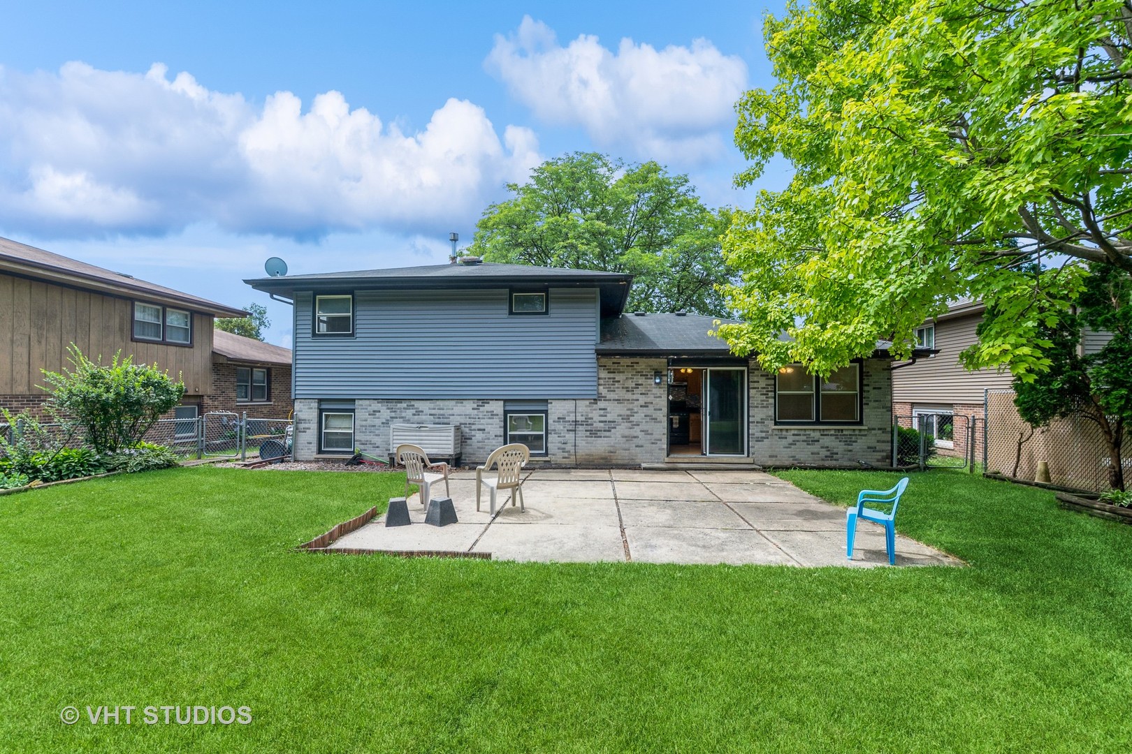 218 Poston Road, Willow Springs, IL 60480