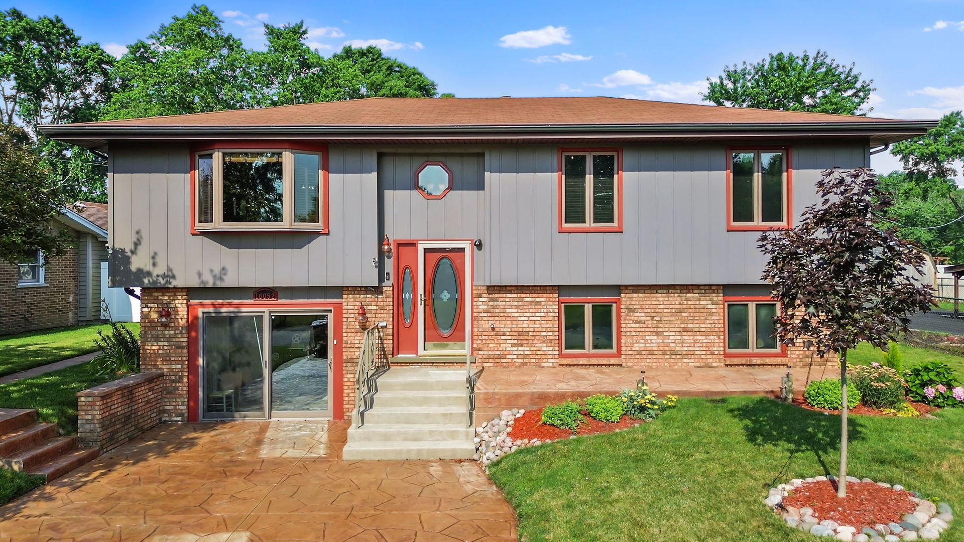 16052 Debra Drive, Oak Forest, IL 60452