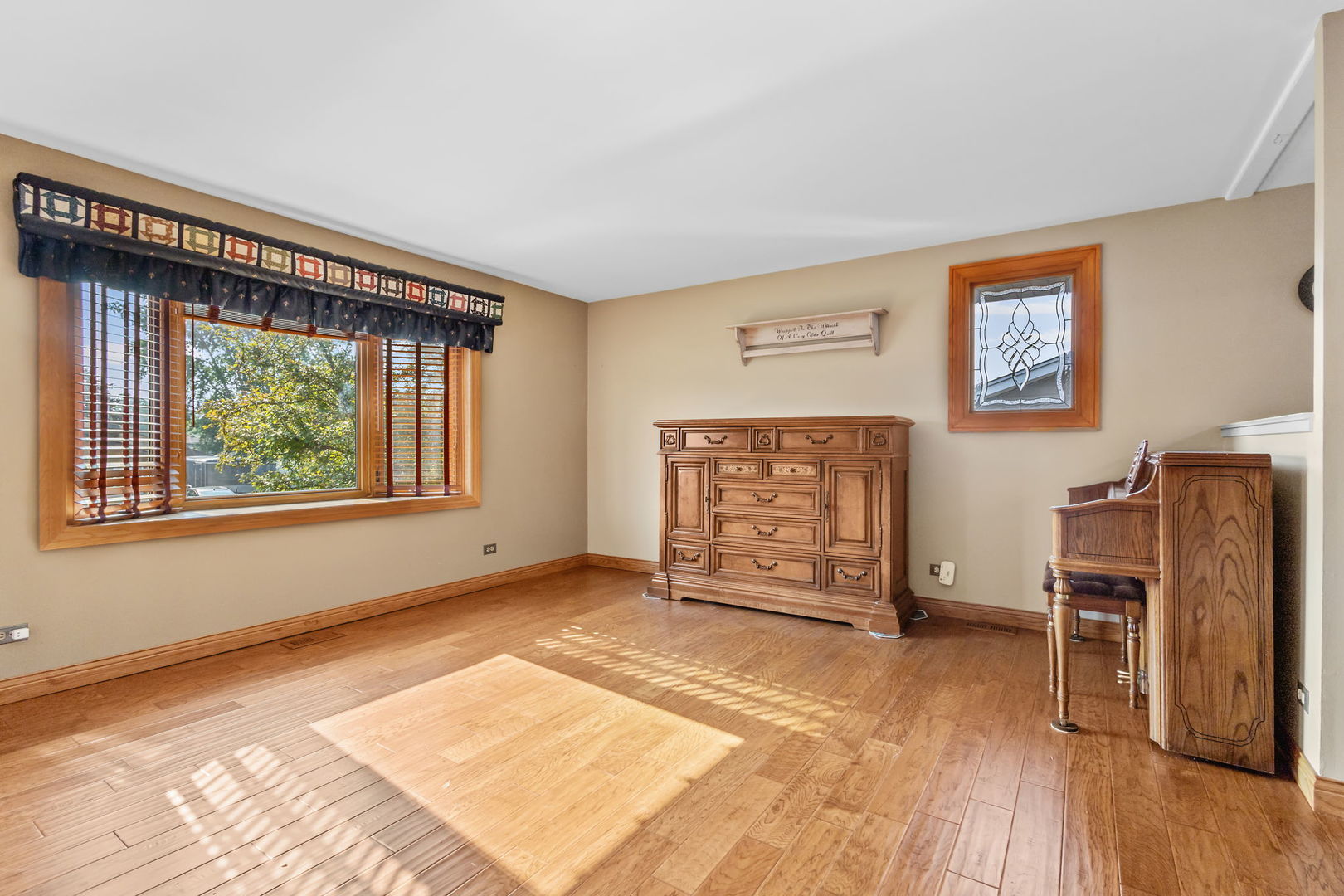 16052 Debra Drive, Oak Forest, IL 60452