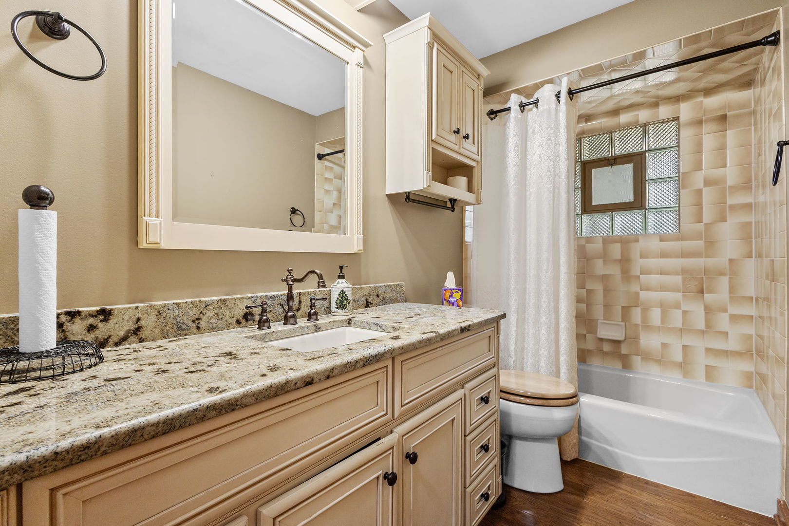16052 Debra Drive, Oak Forest, IL 60452