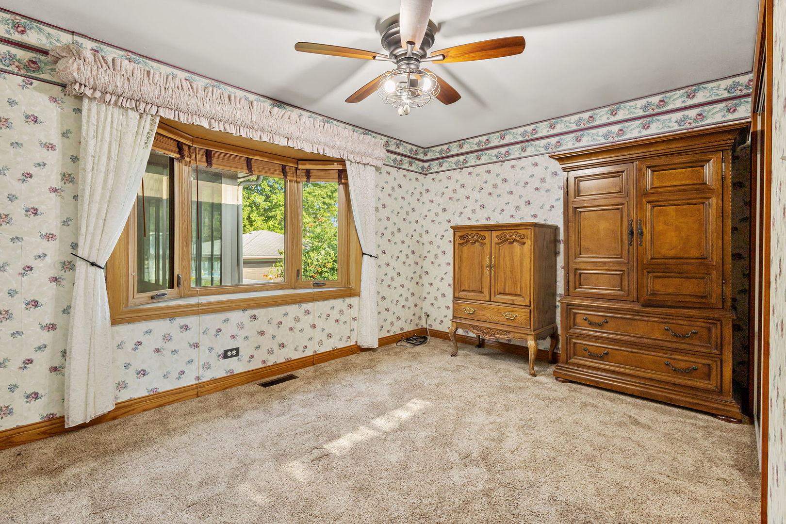 16052 Debra Drive, Oak Forest, IL 60452