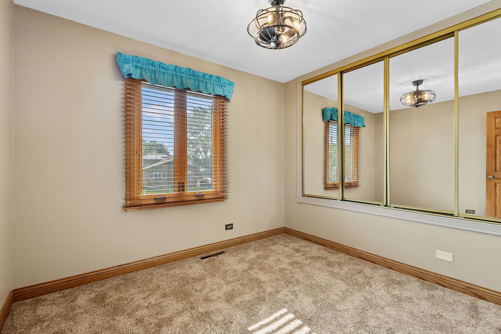 16052 Debra Drive, Oak Forest, IL 60452