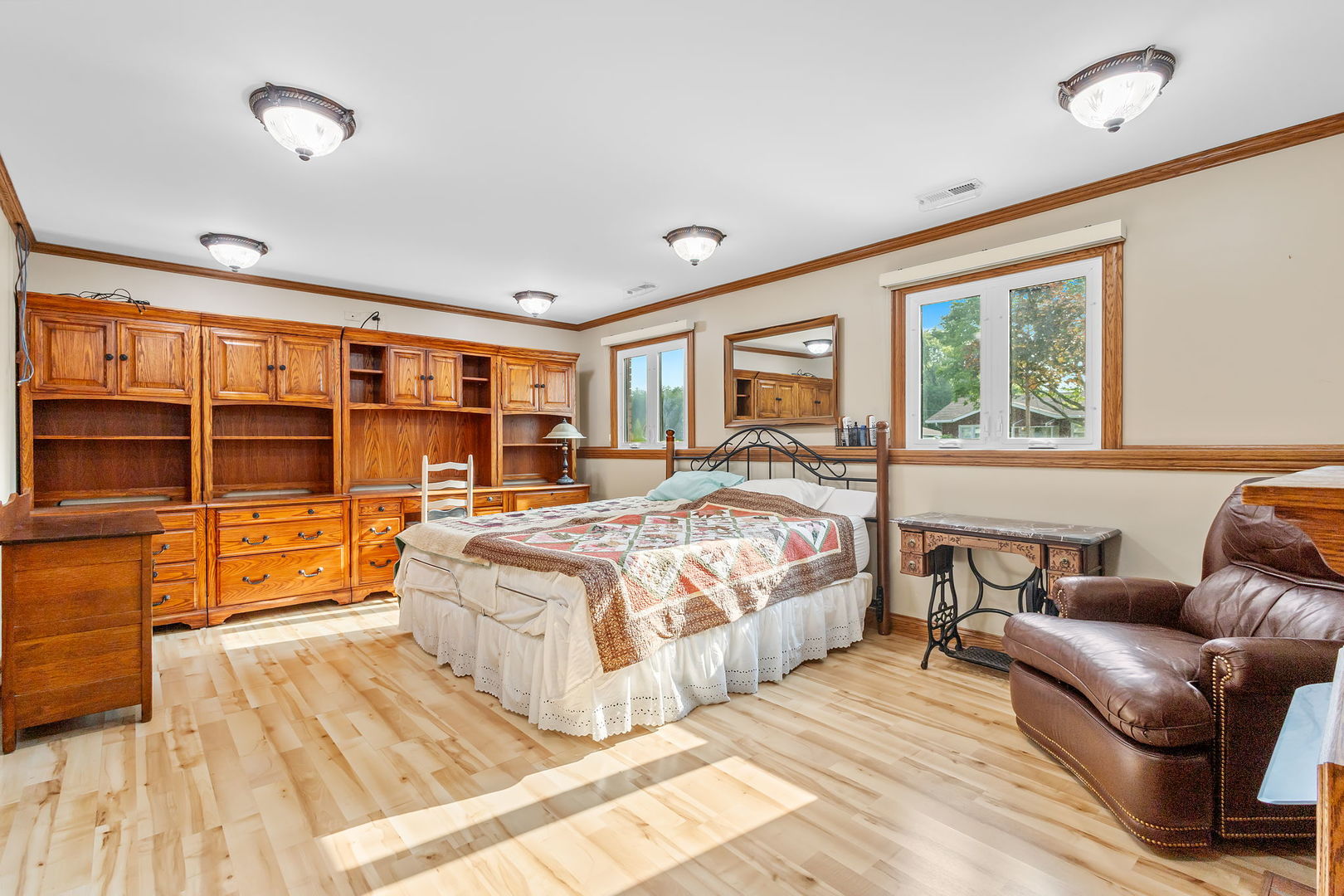 16052 Debra Drive, Oak Forest, IL 60452