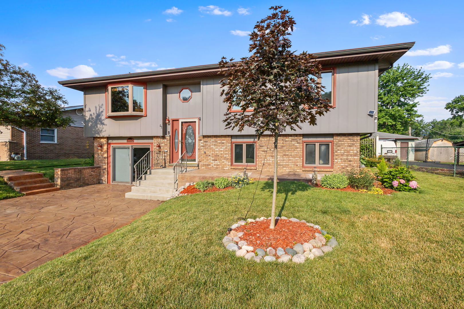 16052 Debra Drive, Oak Forest, IL 60452