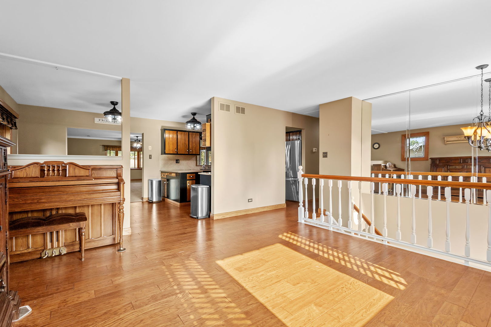 16052 Debra Drive, Oak Forest, IL 60452