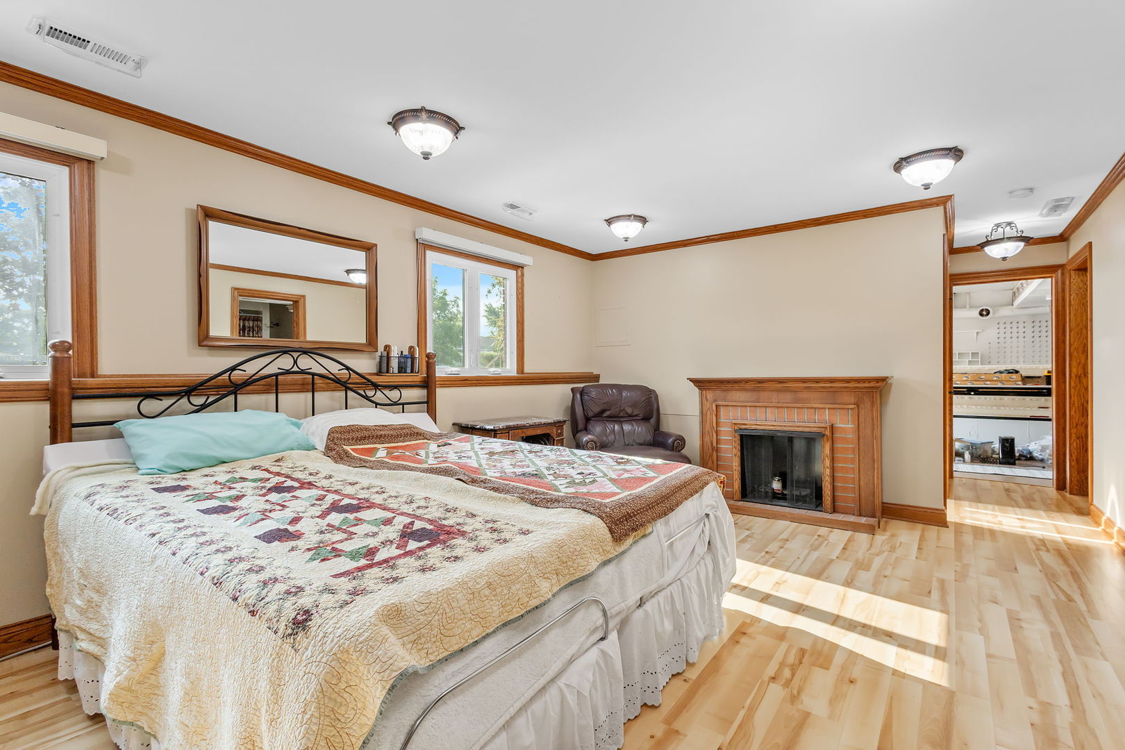 16052 Debra Drive, Oak Forest, IL 60452