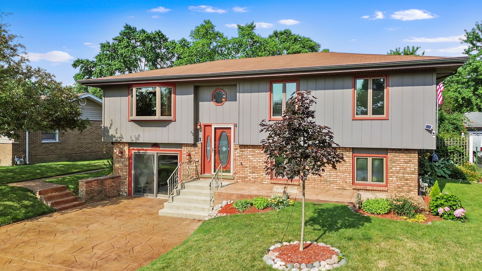 16052 Debra Drive, Oak Forest, IL 60452