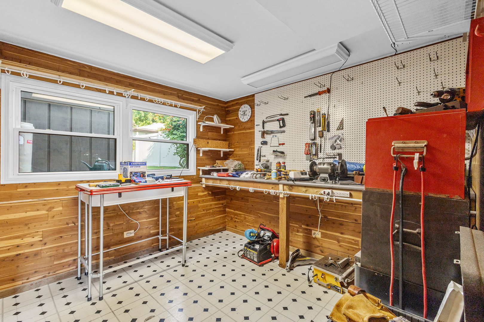 16052 Debra Drive, Oak Forest, IL 60452