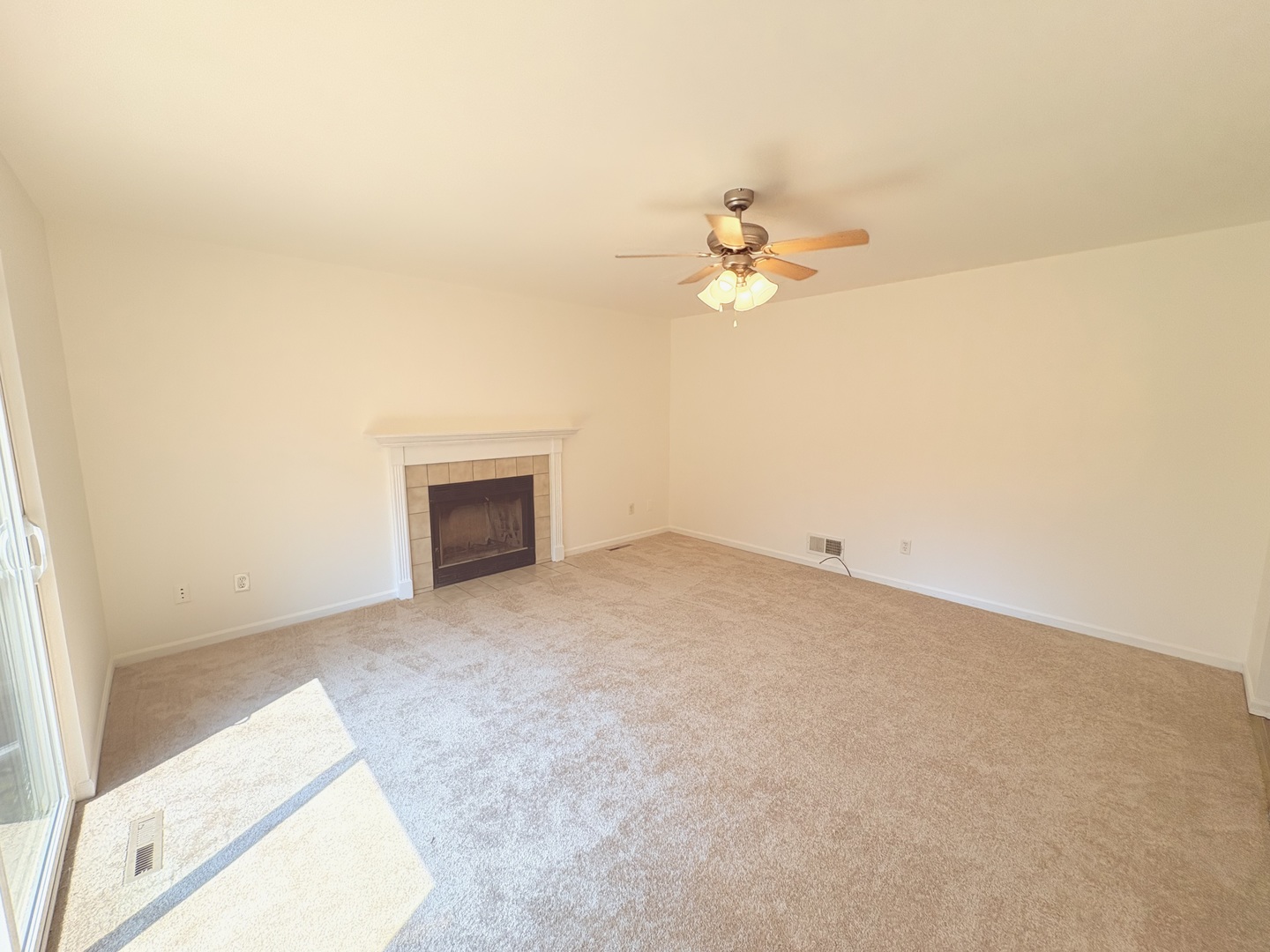 643 N Bridgeport Terrace, Lindenhurst, IL 60046