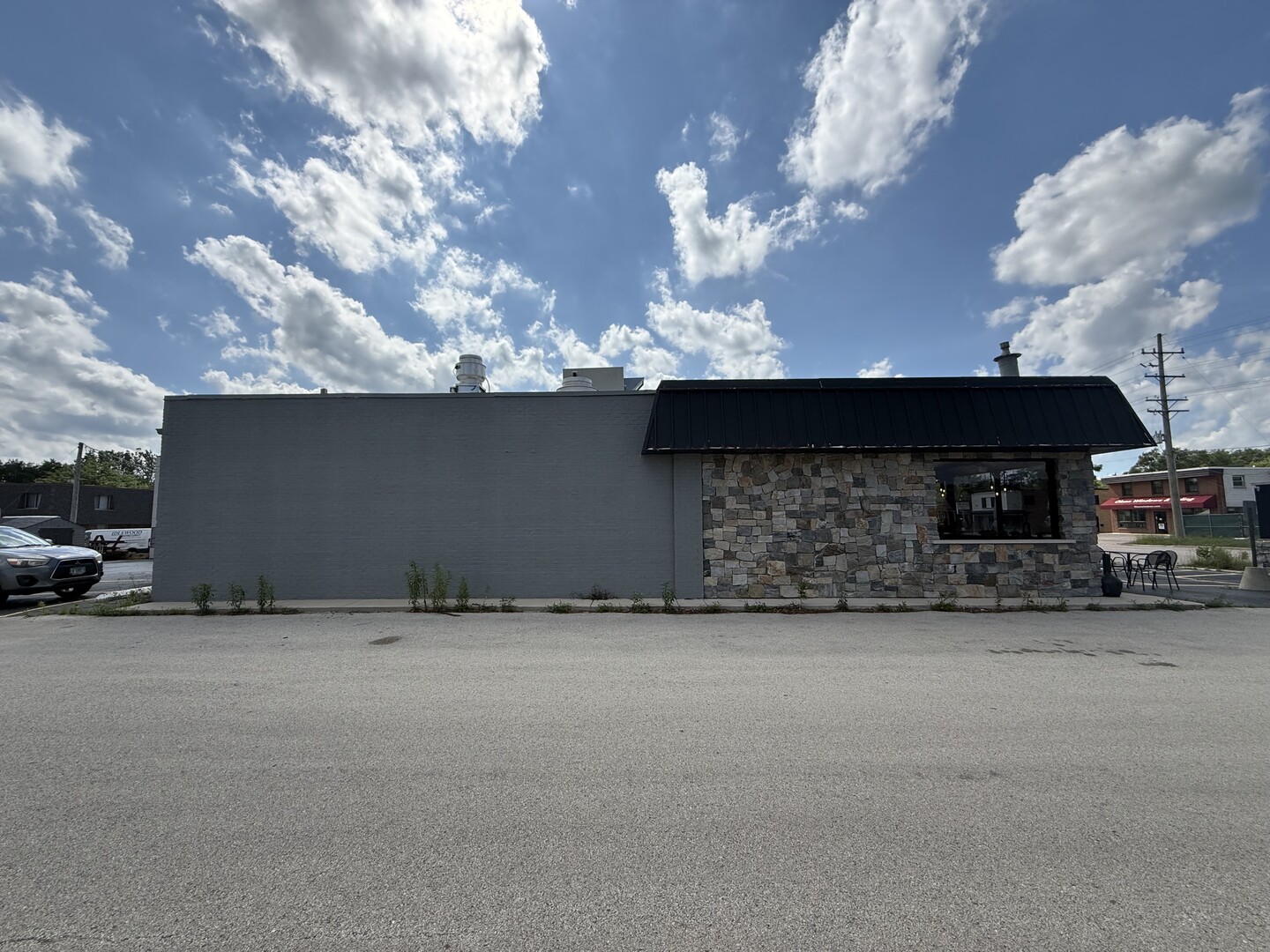 301 W Northwest Highway, Barrington, IL 60010