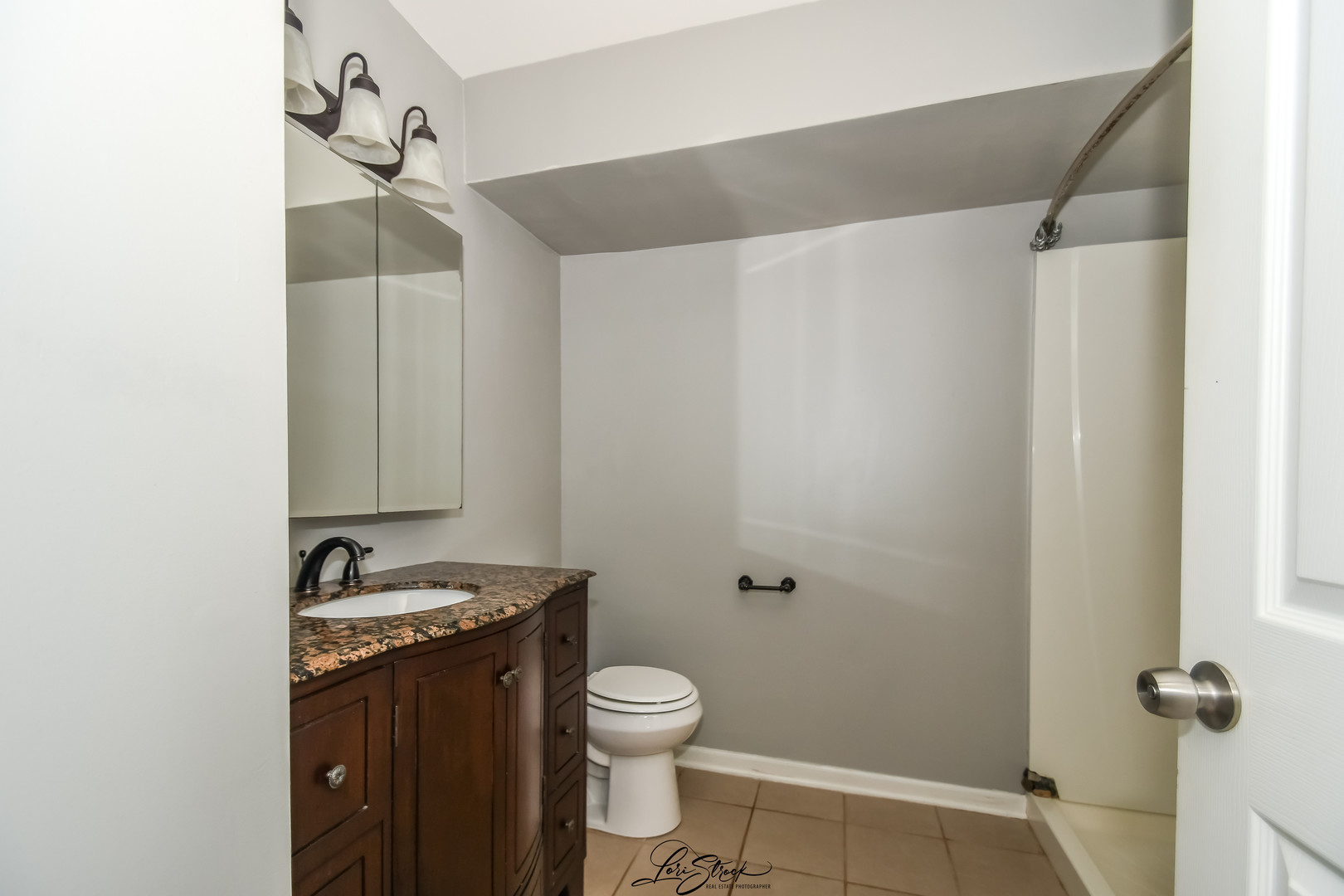 7000 Remington Court #102, Woodridge, IL 60517
