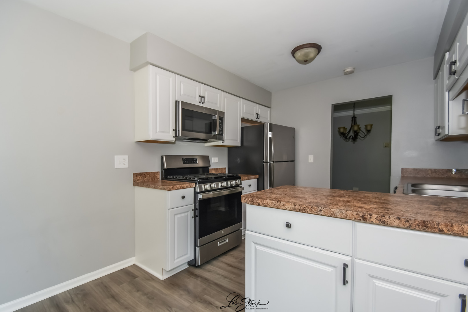 7000 Remington Court #102, Woodridge, IL 60517