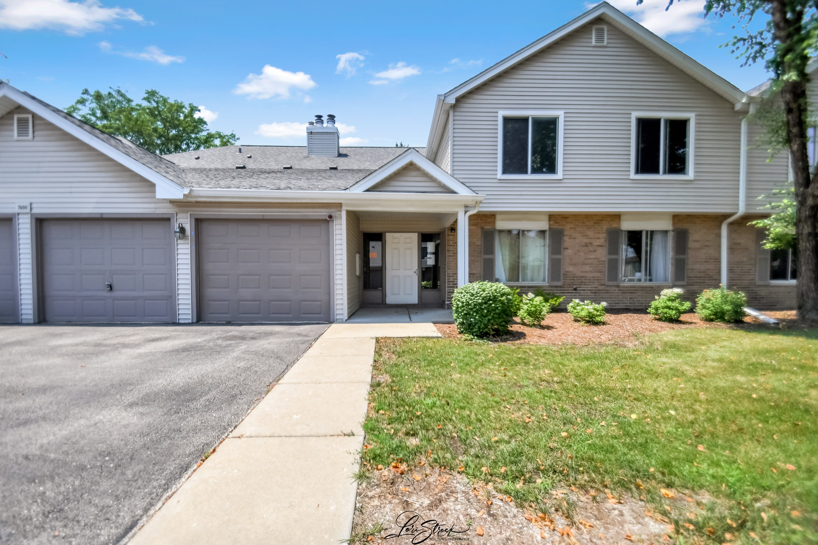 7000 Remington Court #102, Woodridge, IL 60517