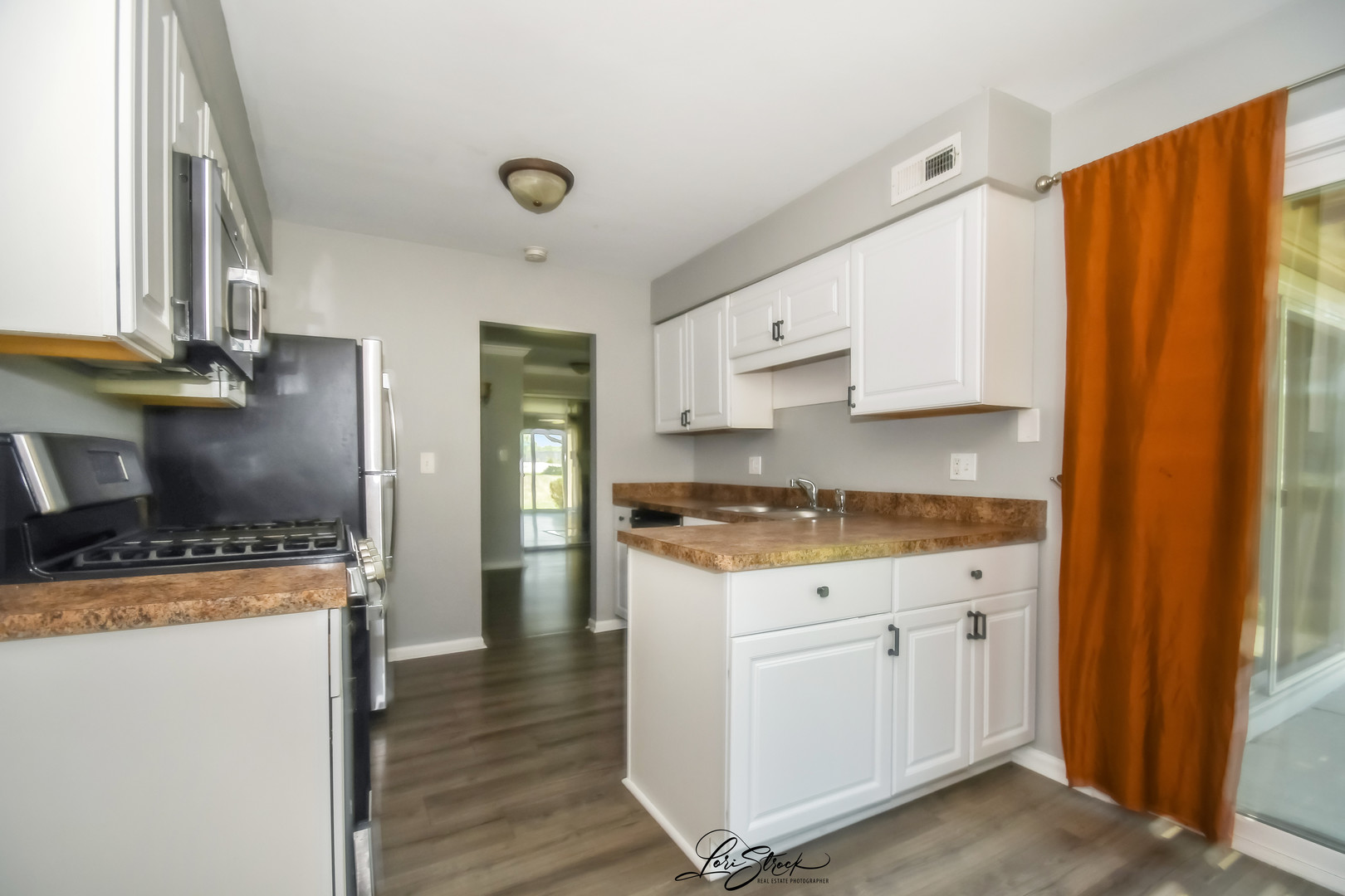 7000 Remington Court #102, Woodridge, IL 60517