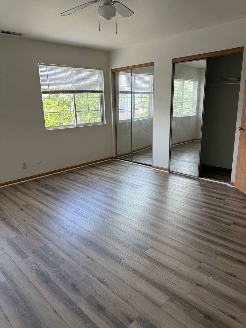 830 County Line Road #830, Aurora, IL 60502