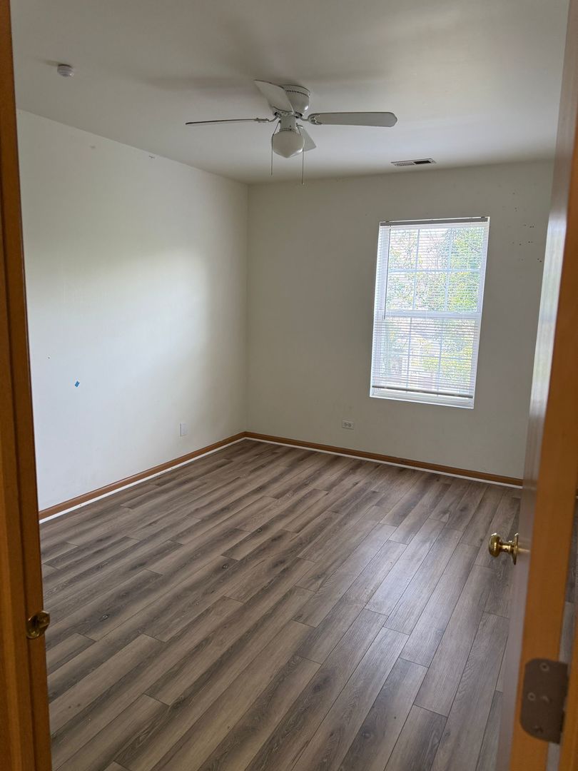 830 County Line Road #830, Aurora, IL 60502