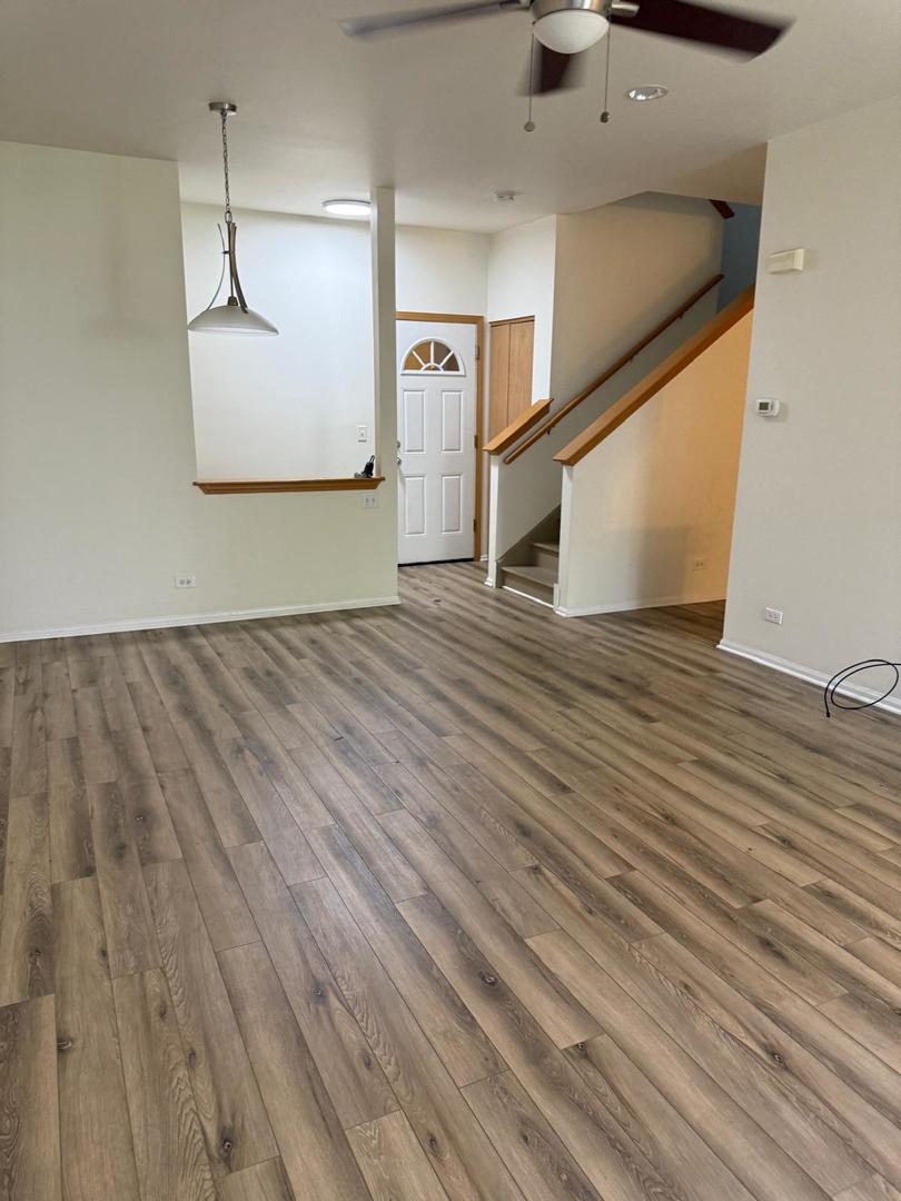 830 County Line Road #830, Aurora, IL 60502