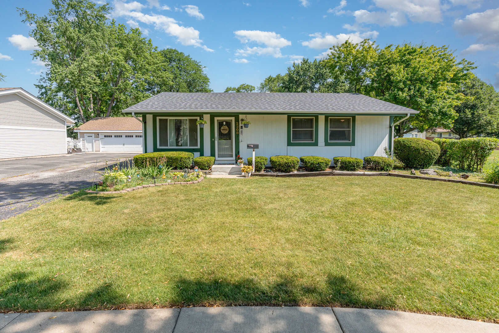 2308 Maple Lane, Rolling Meadows, IL 60008