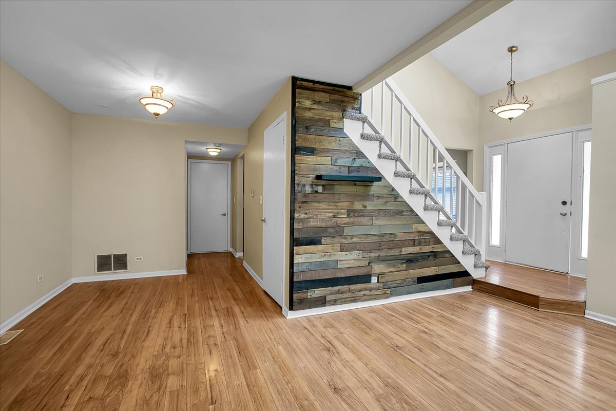 1921 Wisteria Court #3, Naperville, IL 60565