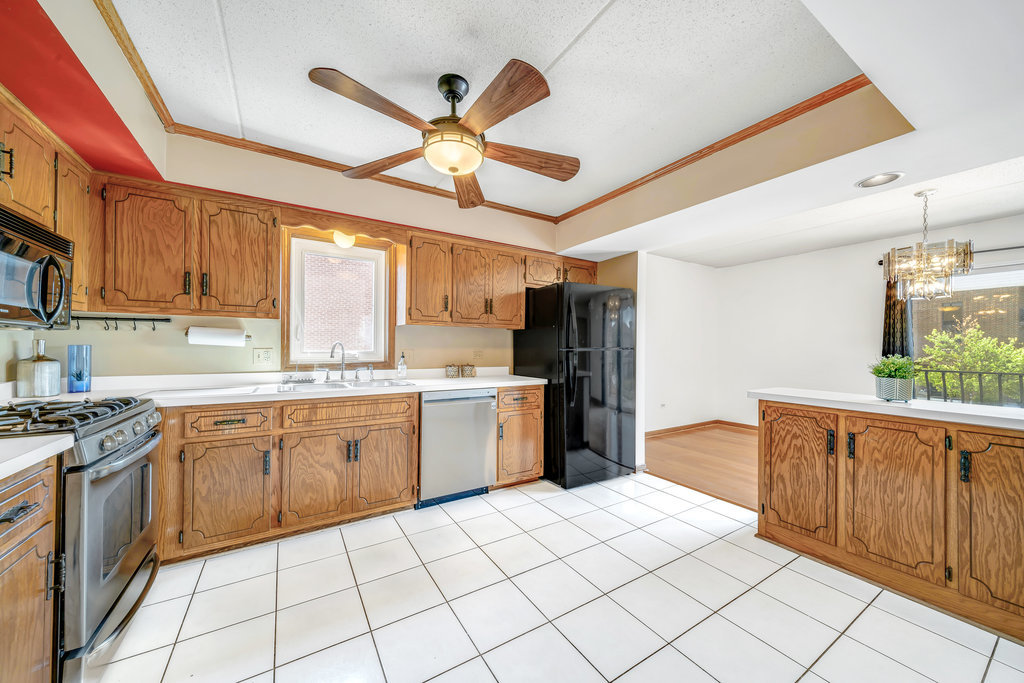16719 Paxton Avenue #2S, Tinley Park, IL 60477