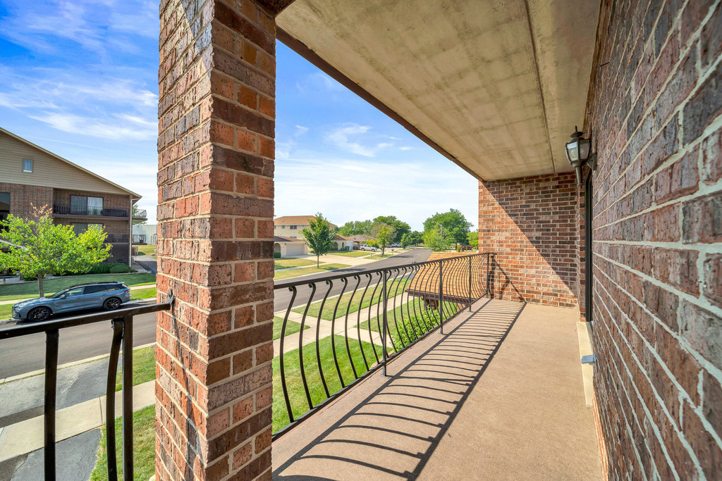 16719 Paxton Avenue #2S, Tinley Park, IL 60477