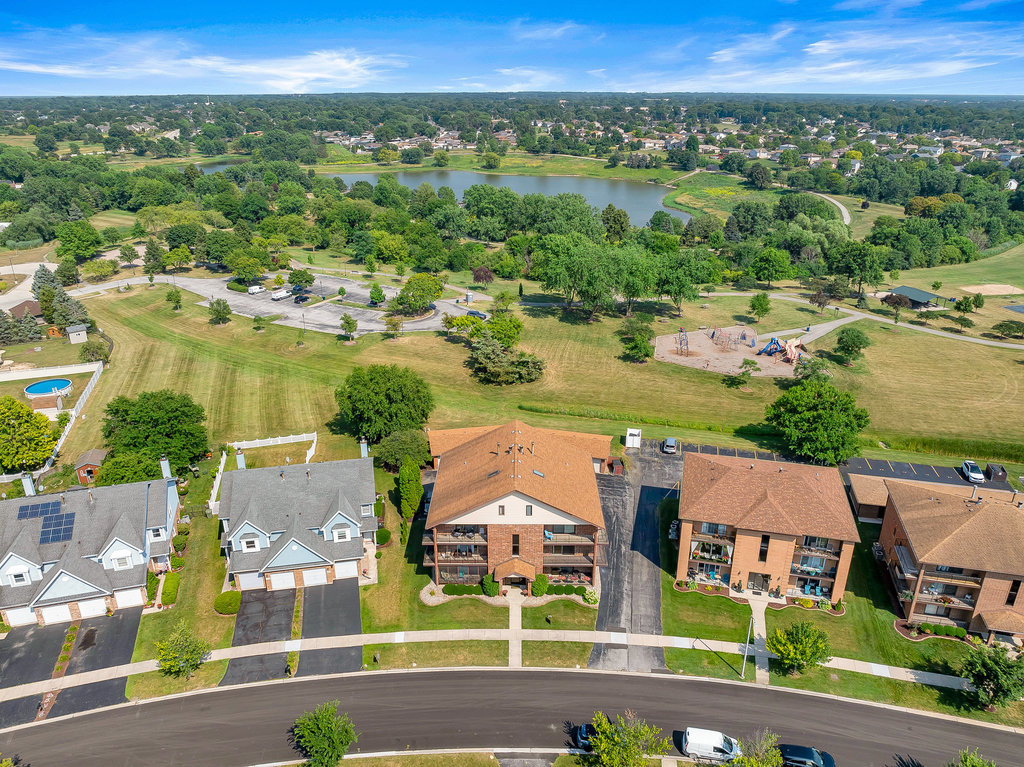 16719 Paxton Avenue #2S, Tinley Park, IL 60477