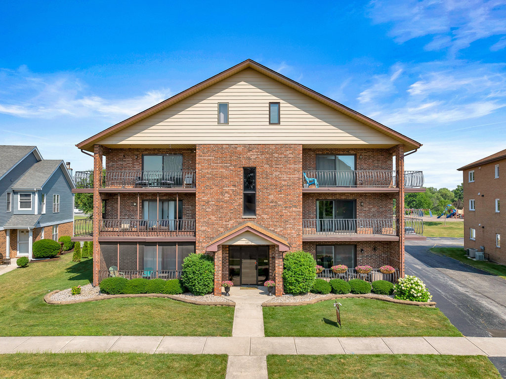 16719 Paxton Avenue #2S, Tinley Park, IL 60477