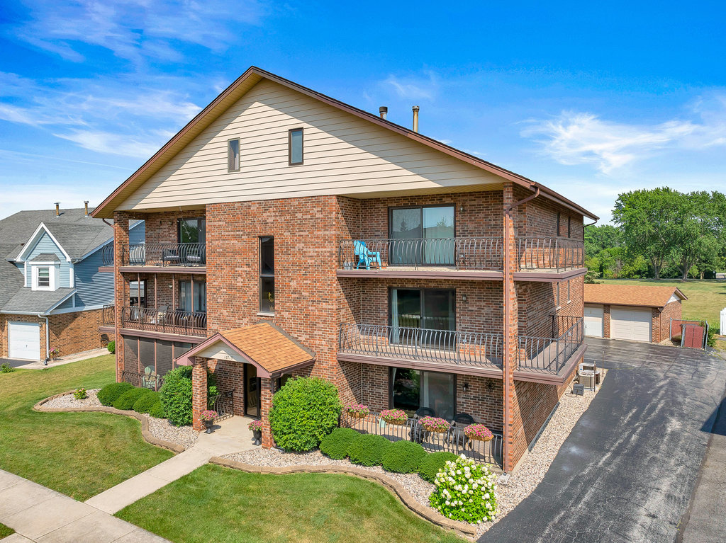 16719 Paxton Avenue #2S, Tinley Park, IL 60477