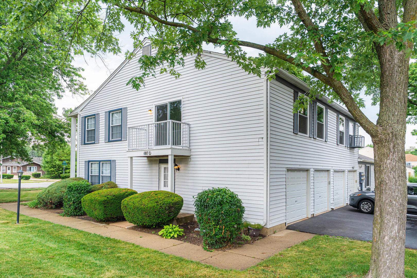 407 James Court #D, Glendale Heights, IL 60139