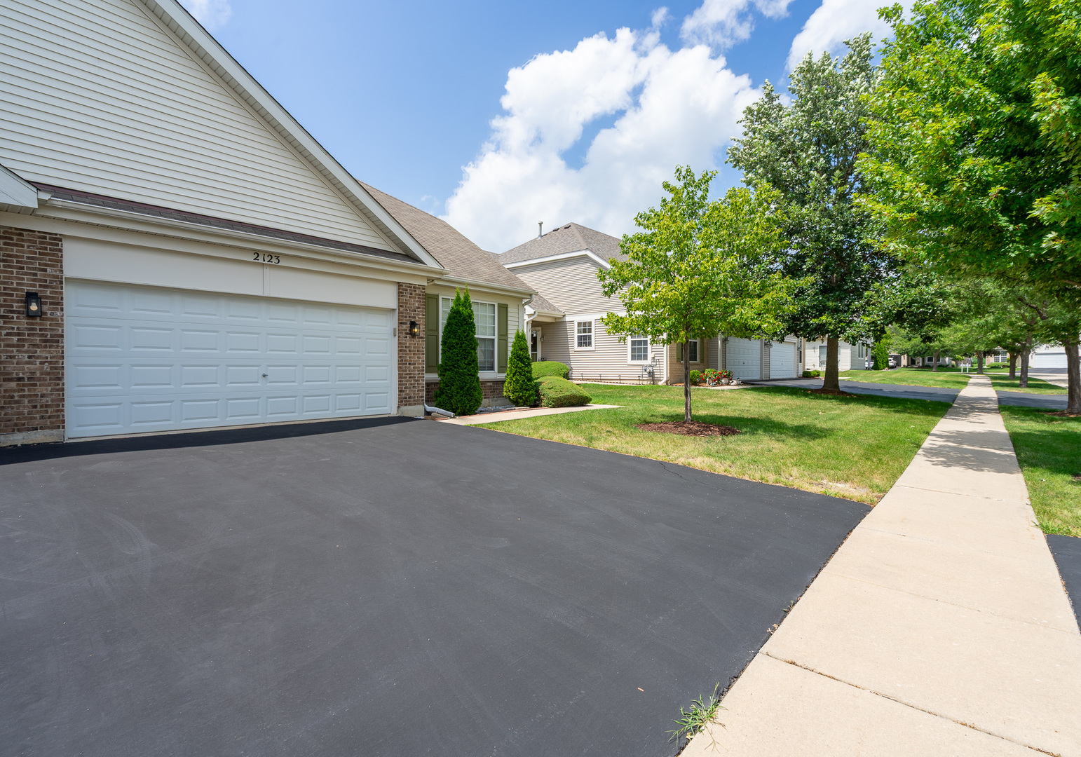 2123 Tremont Lane, Joliet, IL 60431