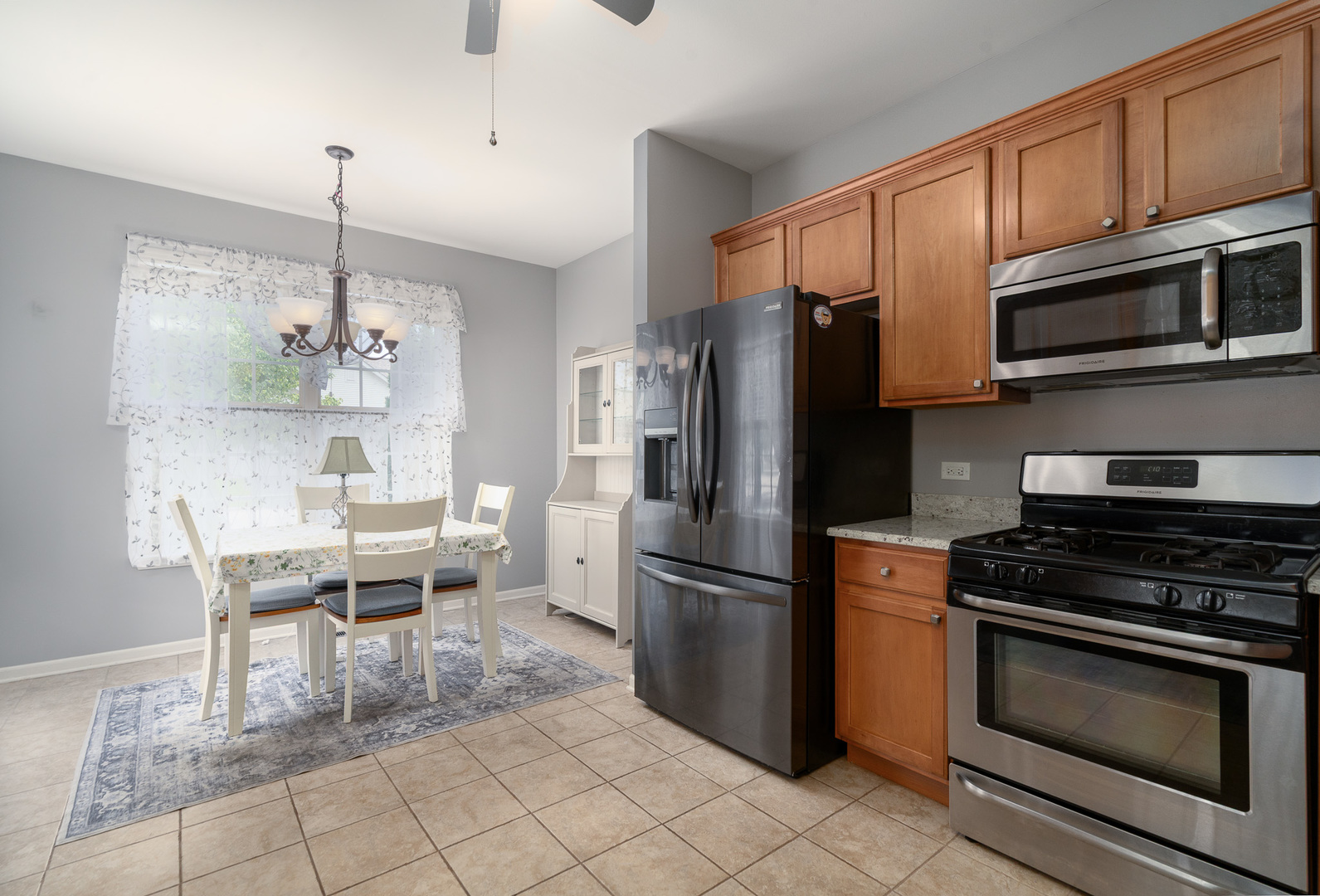 2123 Tremont Lane, Joliet, IL 60431