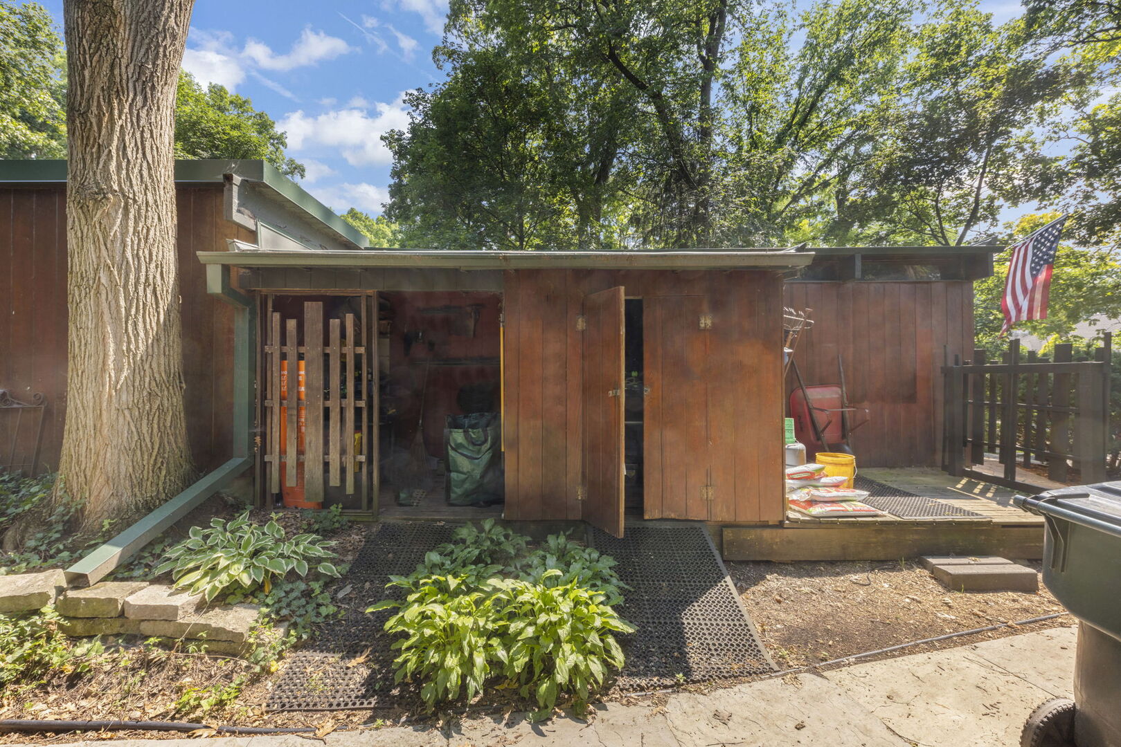 625 Midway Park, Glen Ellyn, IL 60137