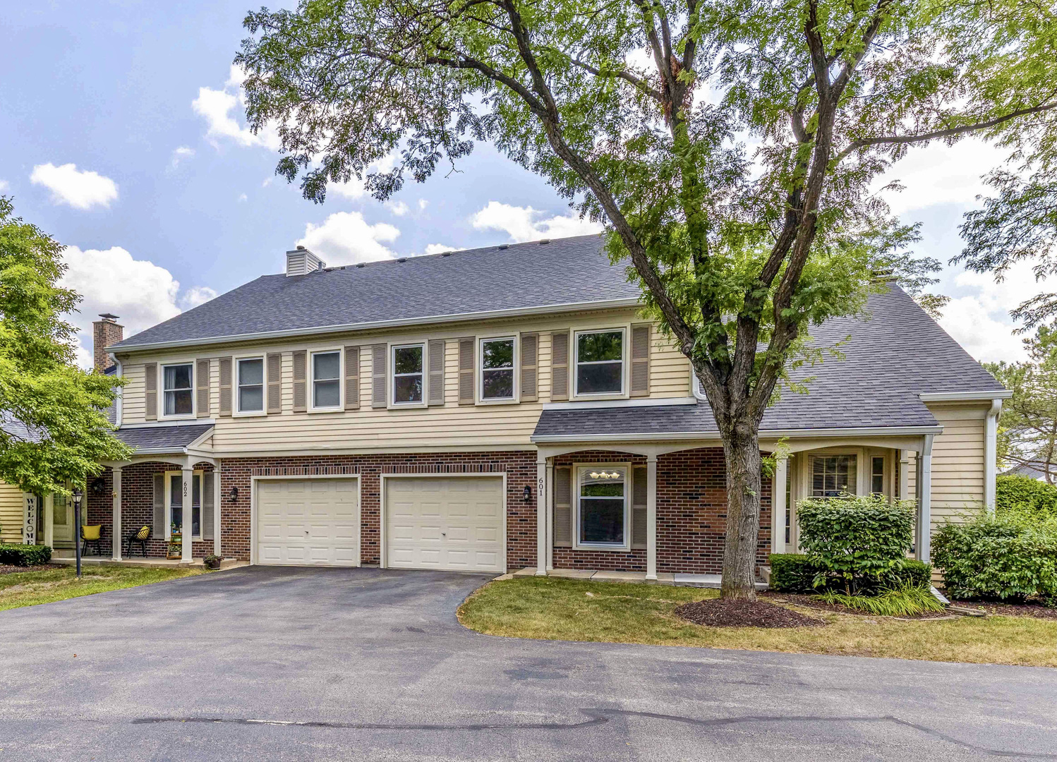 601 COLLEGE Crossing, Rolling Meadows, IL 60008