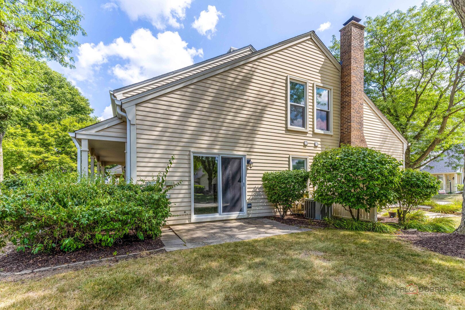 601 COLLEGE Crossing, Rolling Meadows, IL 60008