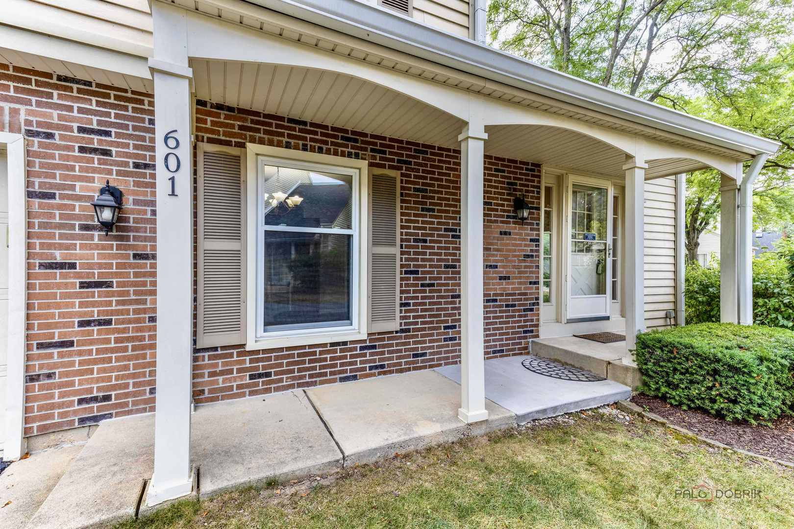 601 COLLEGE Crossing, Rolling Meadows, IL 60008