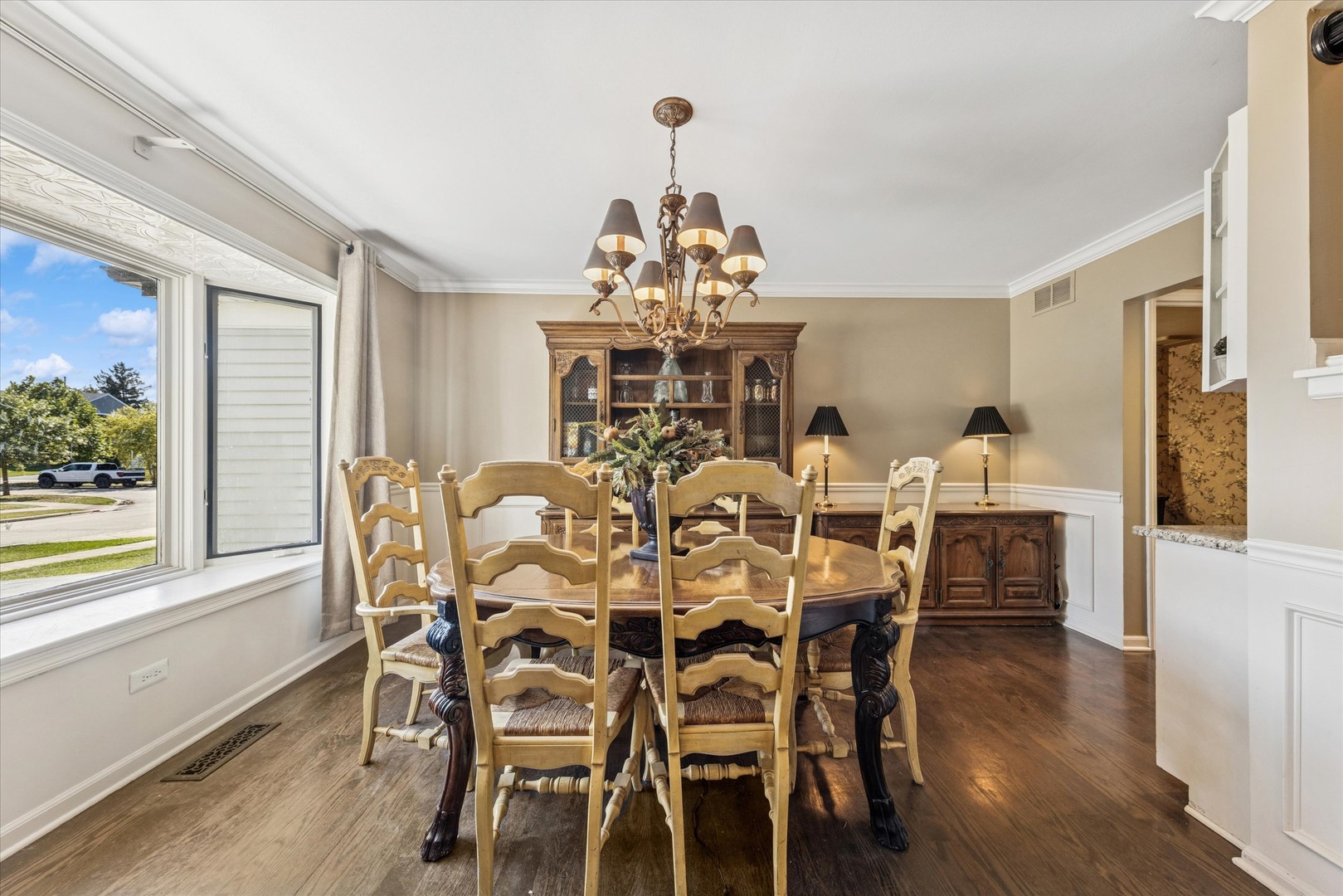 4542 Basswood Drive, Lisle, IL 60532