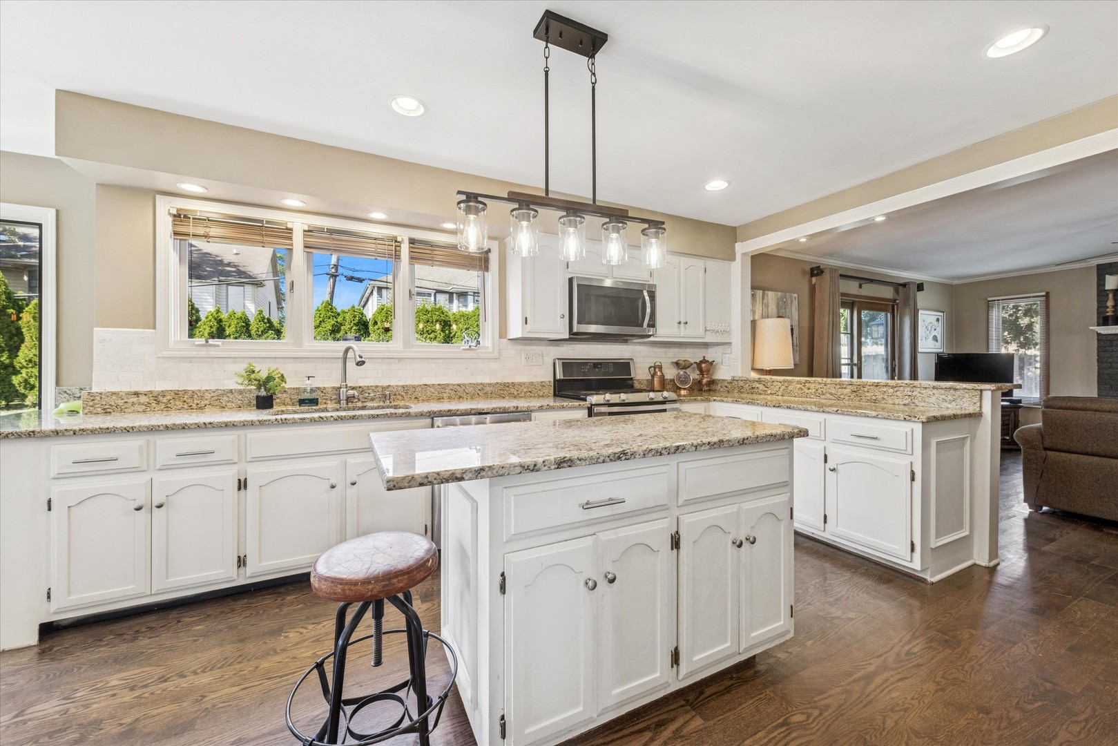 4542 Basswood Drive, Lisle, IL 60532