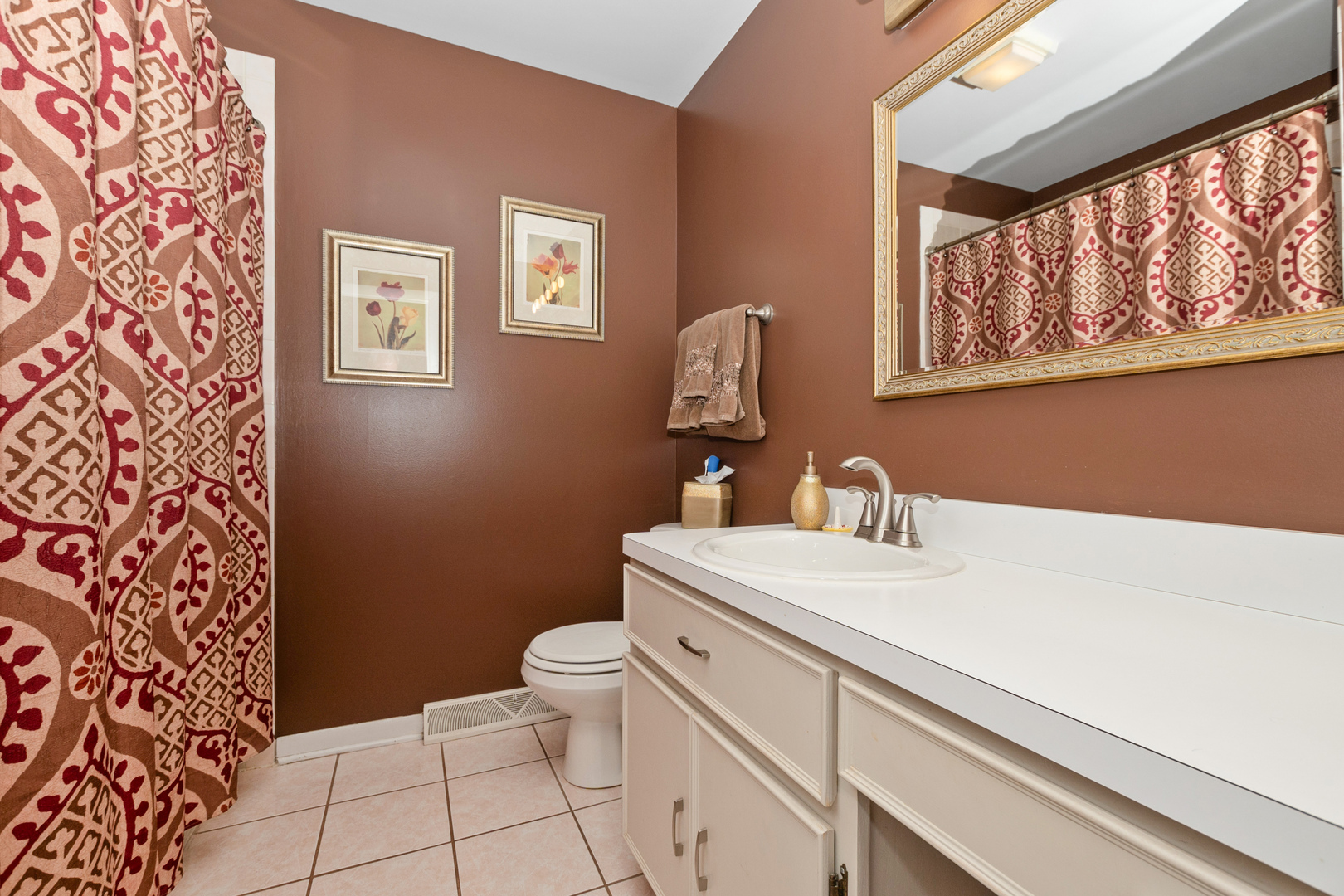 701 Lake Court, New Lenox, IL 60451