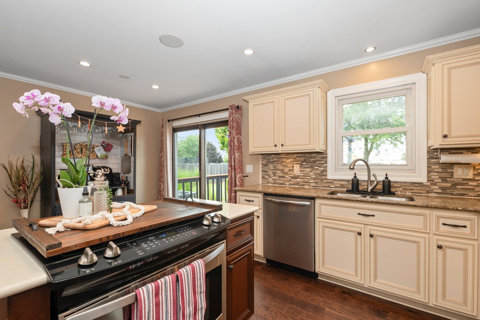 701 Lake Court, New Lenox, IL 60451