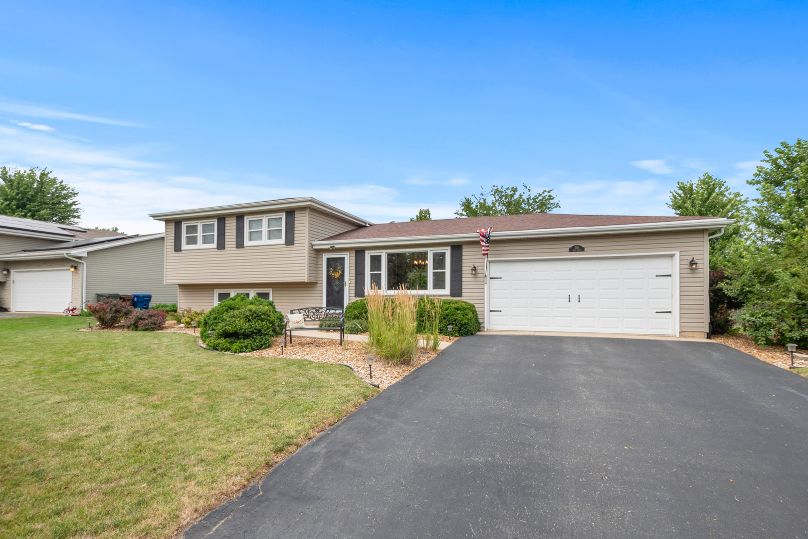 701 Lake Court, New Lenox, IL 60451