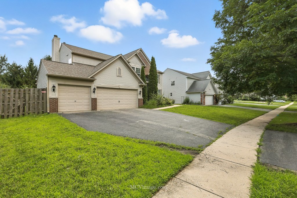 402 Marshall Ash Street, Bolingbrook, IL 60490