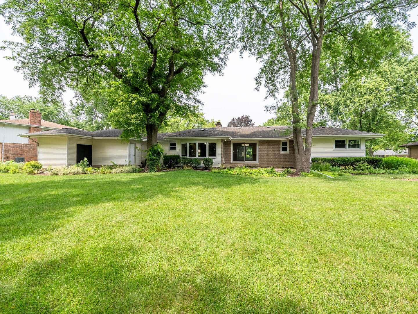 309 S Circle Drive, Palatine, IL 60067