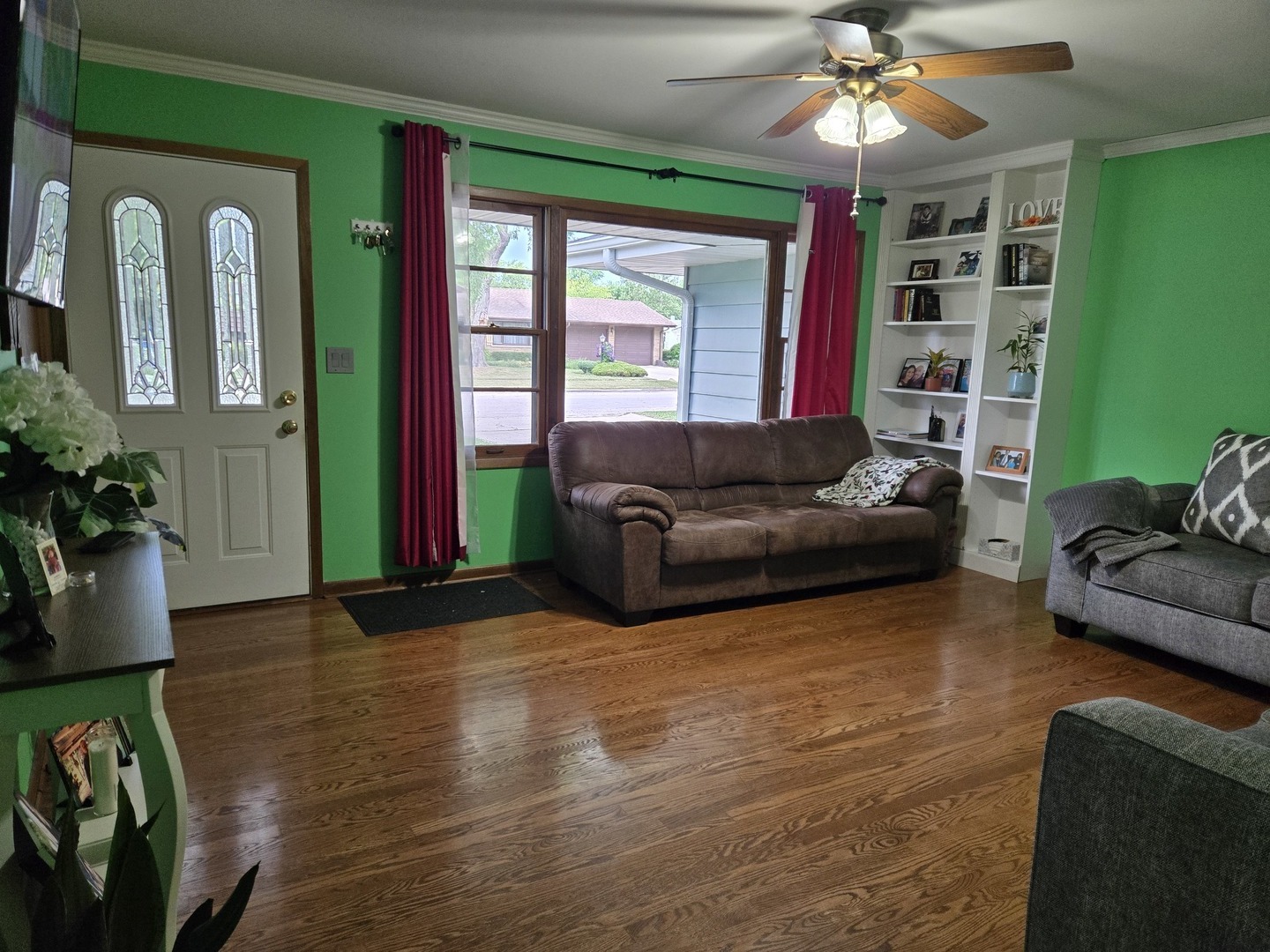 811 N Glenwood Place, Aurora, IL 60506